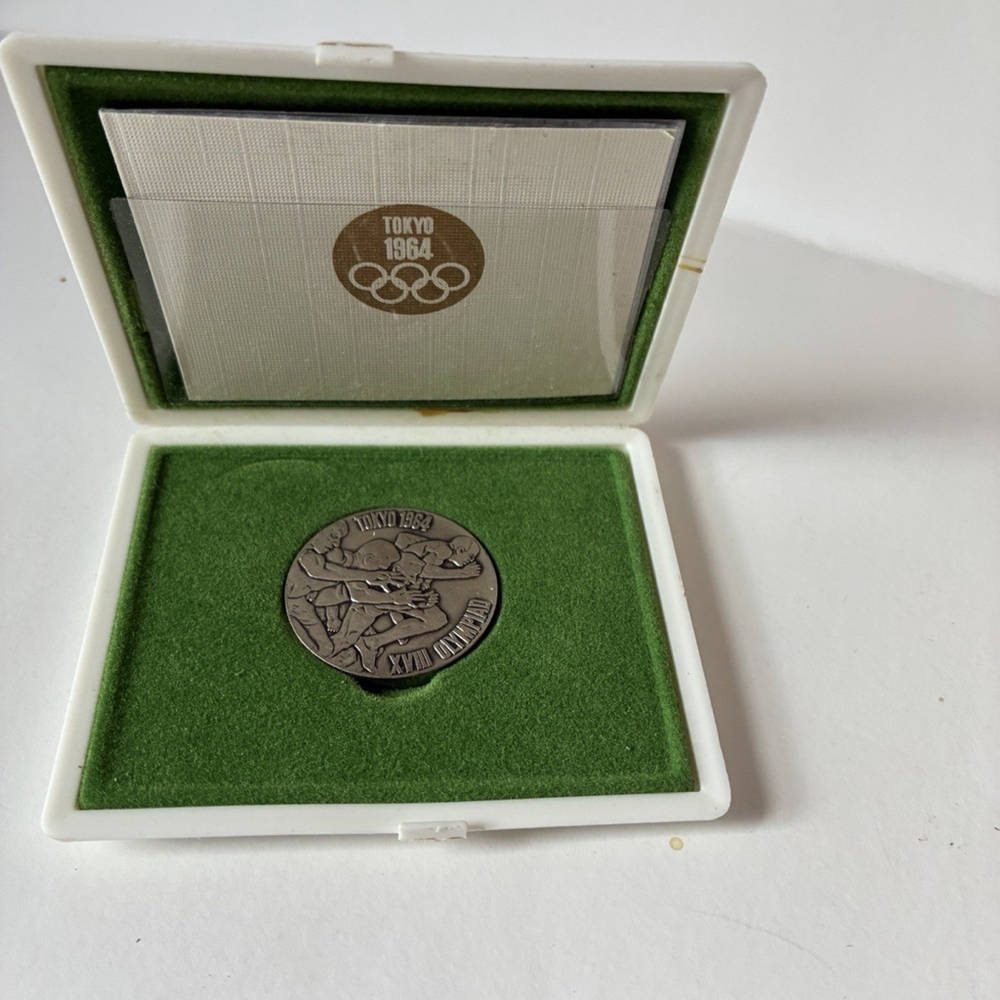 Tokyo 1964 XVIII Olympiad Olympic Games Commemorative Medal w/ Case